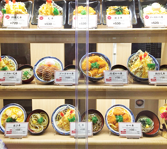 姬路必去JR站旁集時尚、伴手禮與美食的「piole HIMEJI大型綜合購物廣場」的「どんぶり専門店 丼丼亭」